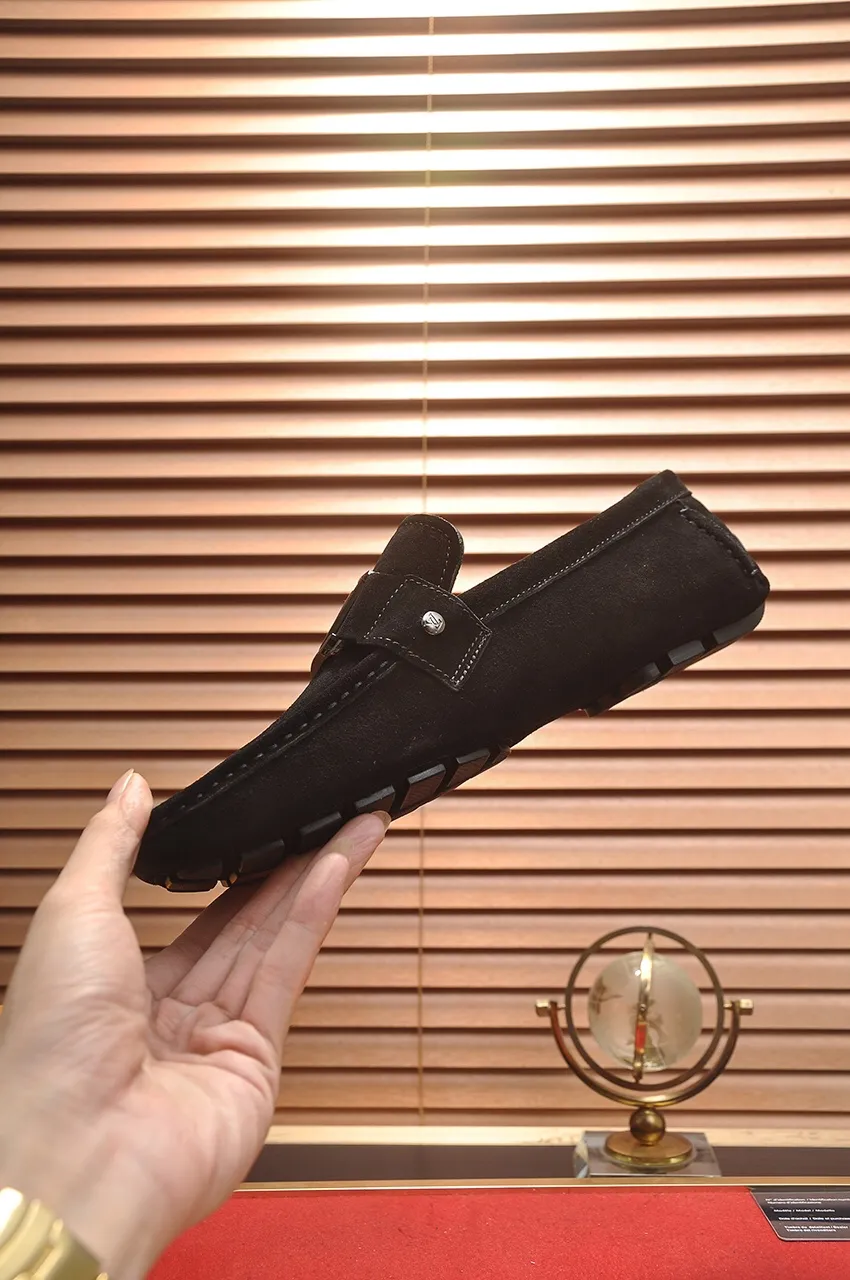 Men's men's shoes 💰420💶 [LV Doudou shoes] (water-dyed cowhide lining) new model is on the market, available on the official website. The new Doudou shoes are processed into single-color materials, and the uppers are made of imported cowhide material. The body of the shoe is fully hemmed with mark thread, and is lined with imported original cowhide leather. The elegant shoe shape is super suitable for all-matching, and the size is 38-44.